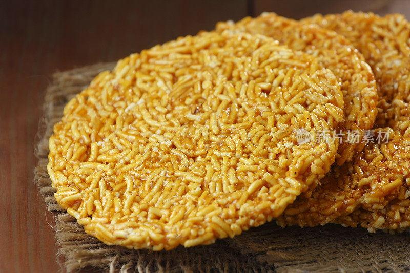 Bhujia Chikki, Sev Chikki, Sev Gajak, Namkeen Chikki, Sevpatti, Sevpapdi或Sev Jaggery